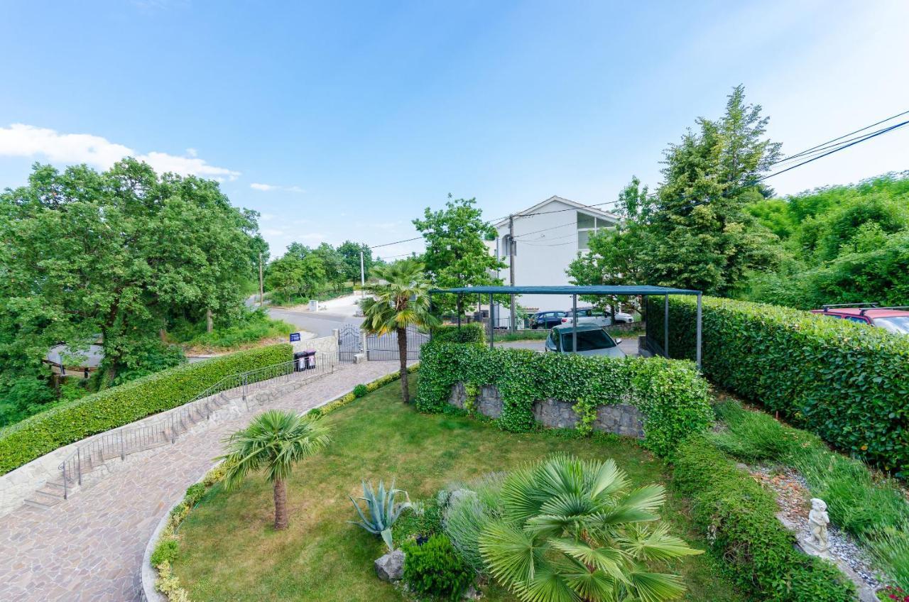 Apartments Marijana Ičići Екстериор снимка