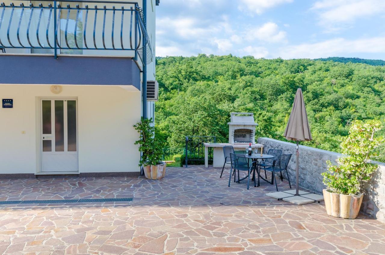 Apartments Marijana Ičići Екстериор снимка
