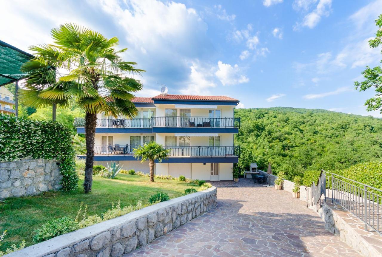 Apartments Marijana Ičići Екстериор снимка