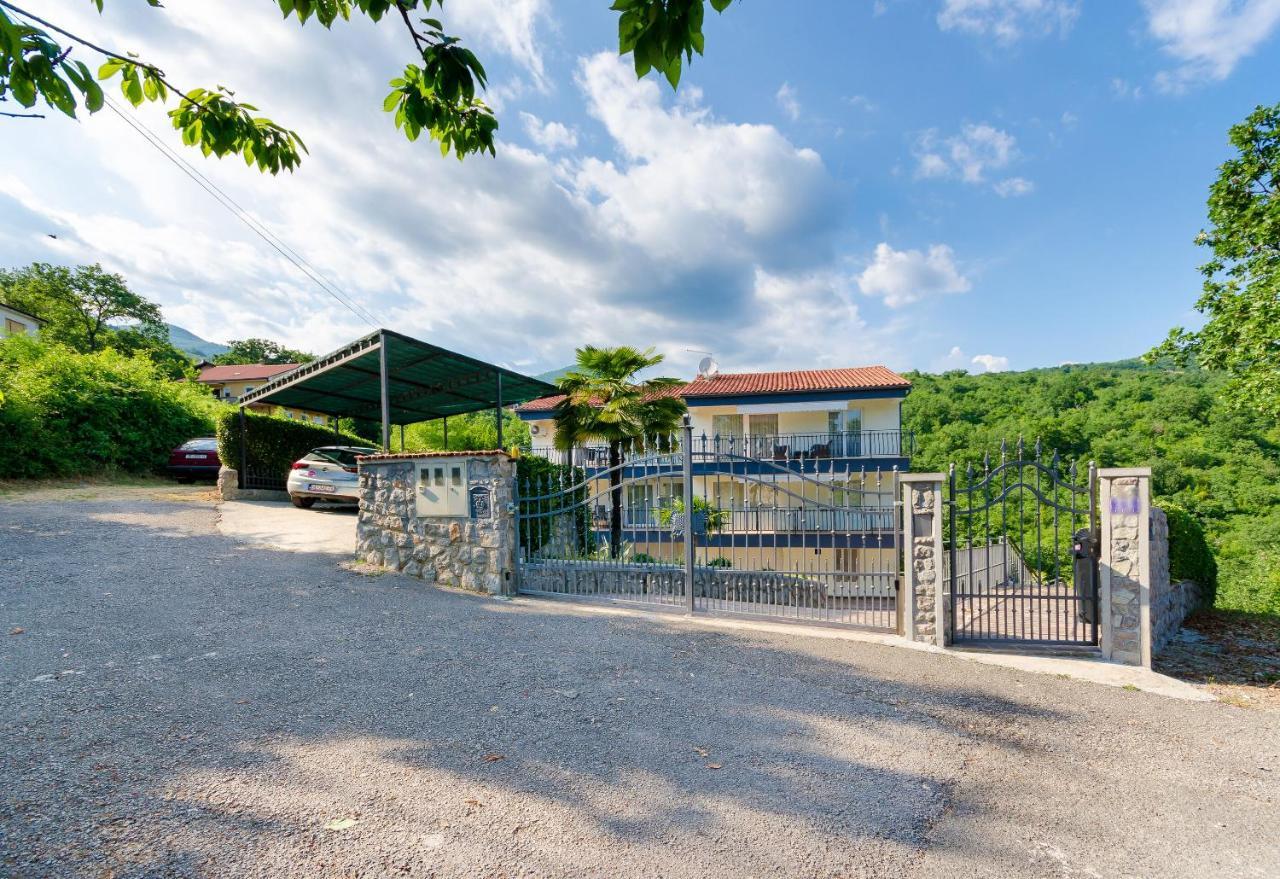 Apartments Marijana Ičići Екстериор снимка