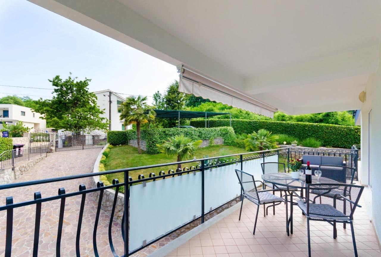 Apartments Marijana Ičići Екстериор снимка