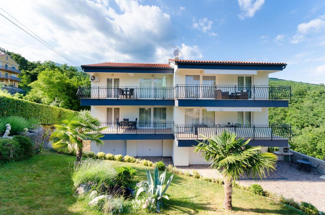 Apartments Marijana Ičići Екстериор снимка