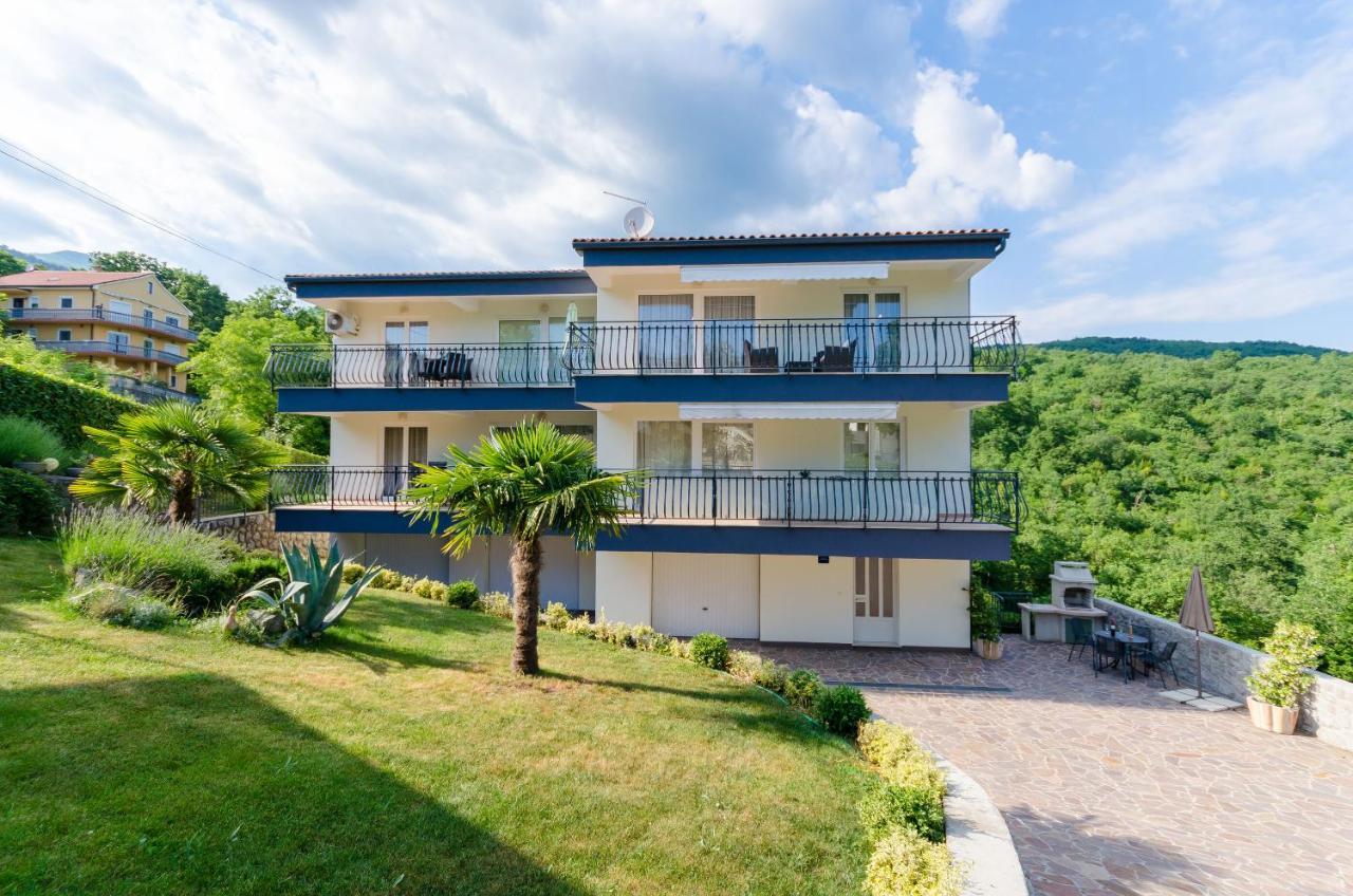 Apartments Marijana Ičići Екстериор снимка