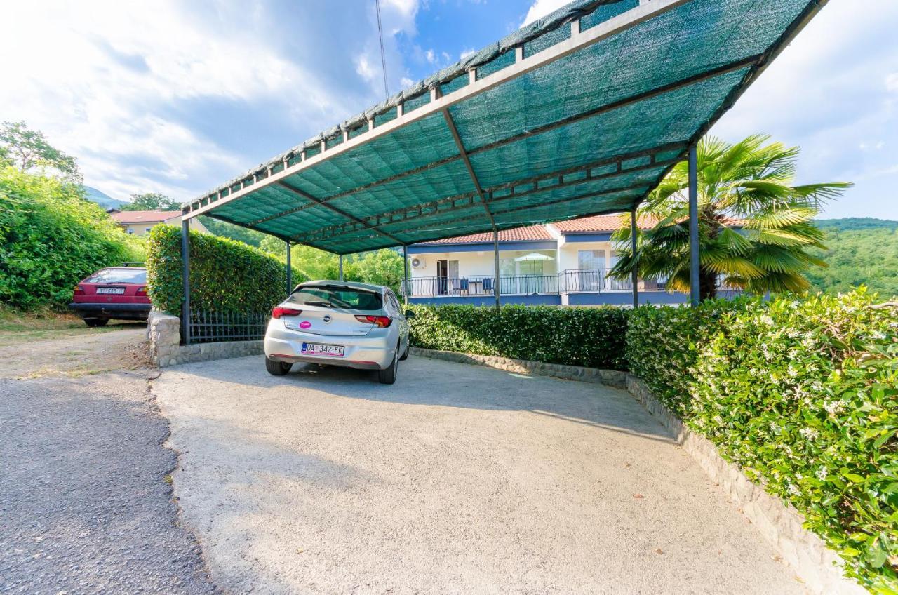 Apartments Marijana Ičići Екстериор снимка