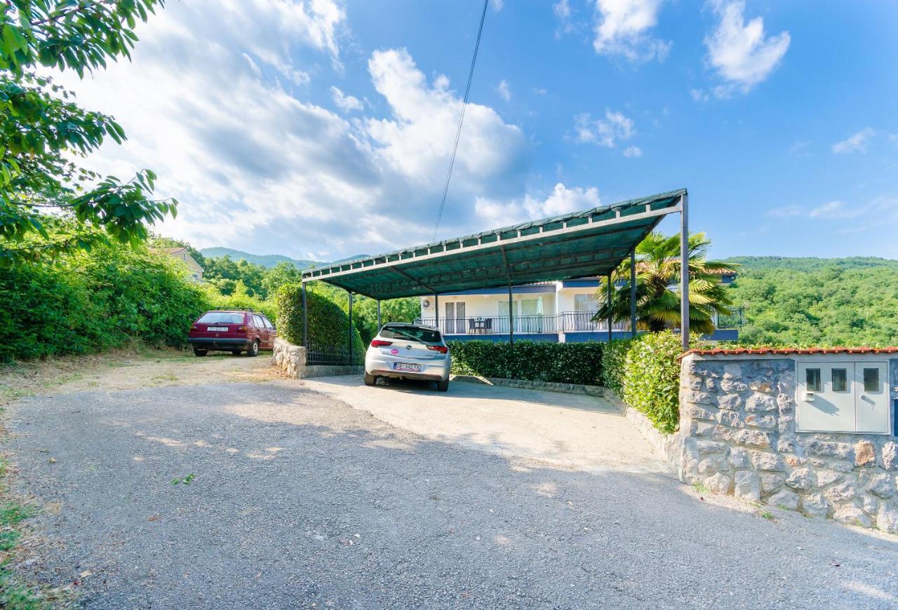 Apartments Marijana Ičići Екстериор снимка