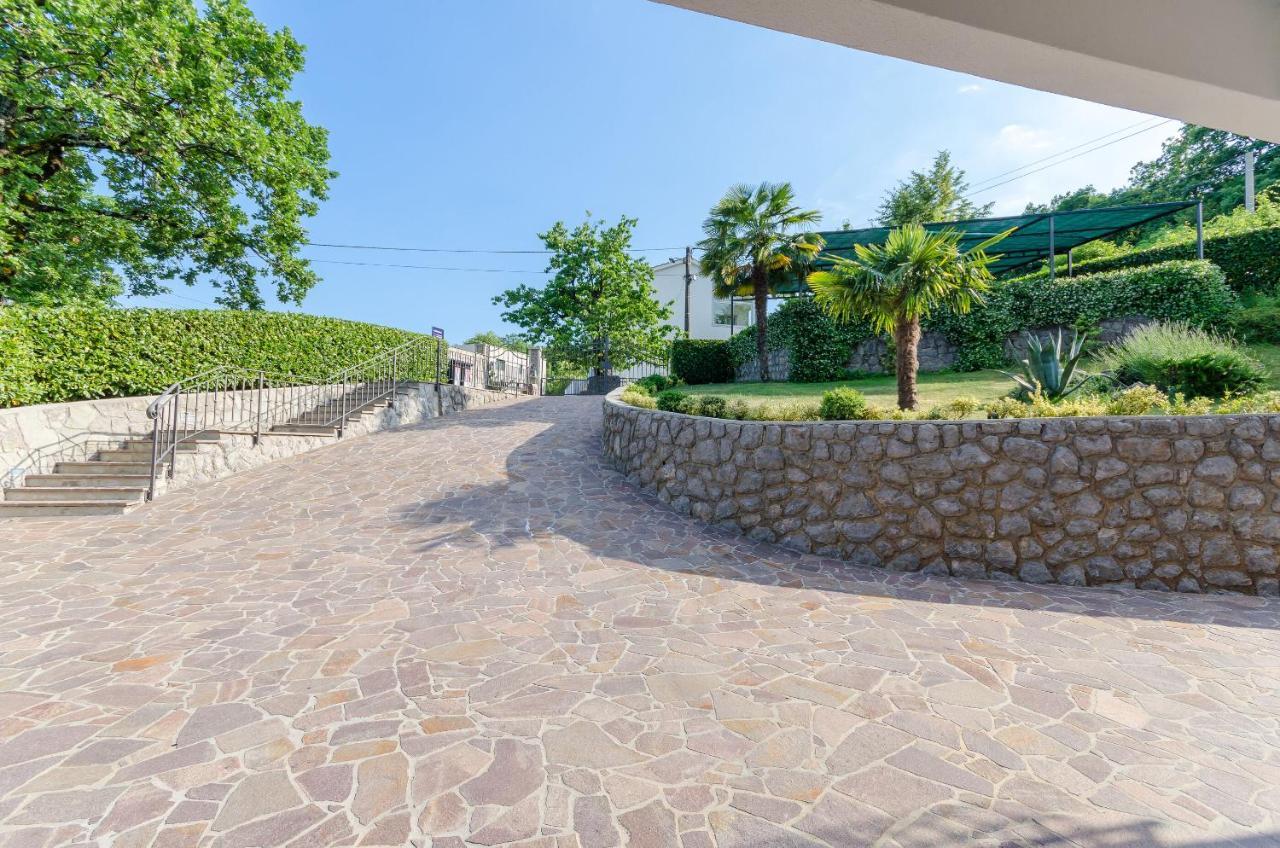 Apartments Marijana Ičići Екстериор снимка