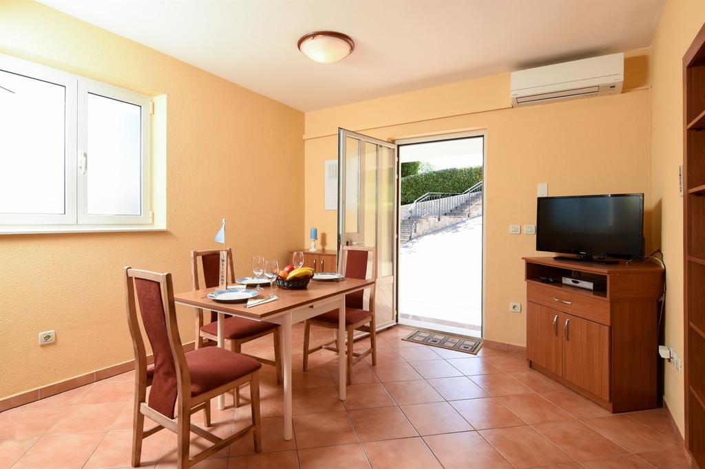 Apartments Marijana Ičići Екстериор снимка