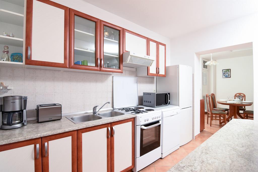 Apartments Marijana Ičići Екстериор снимка