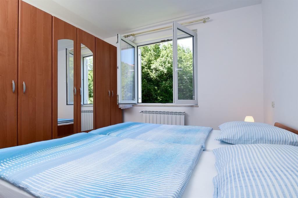 Apartments Marijana Ičići Екстериор снимка