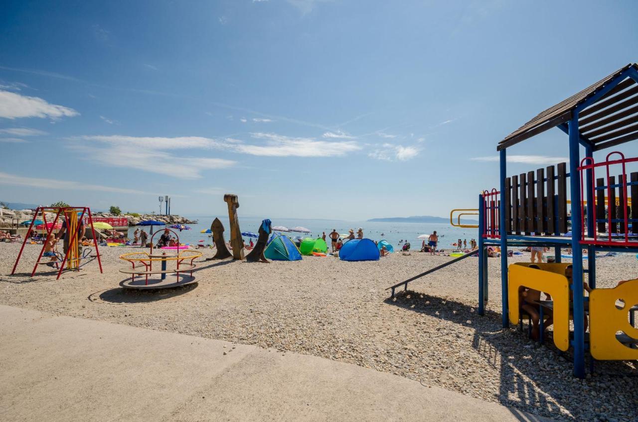 Apartments Marijana Ičići Екстериор снимка